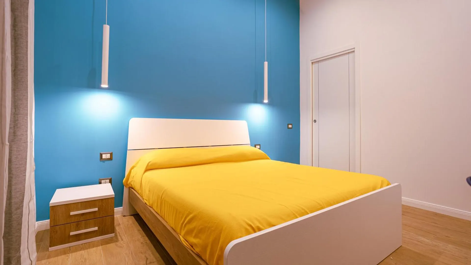 Song House Apartment Centro Storico 7 Pax Naples